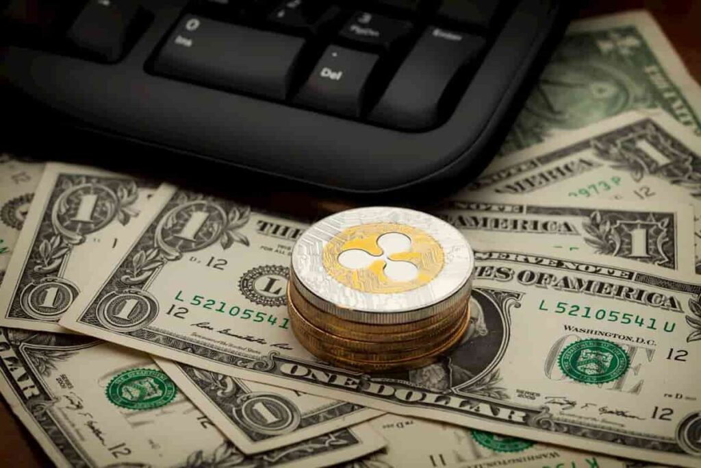 Smart money quietly buys 900 million XRP thumbnail