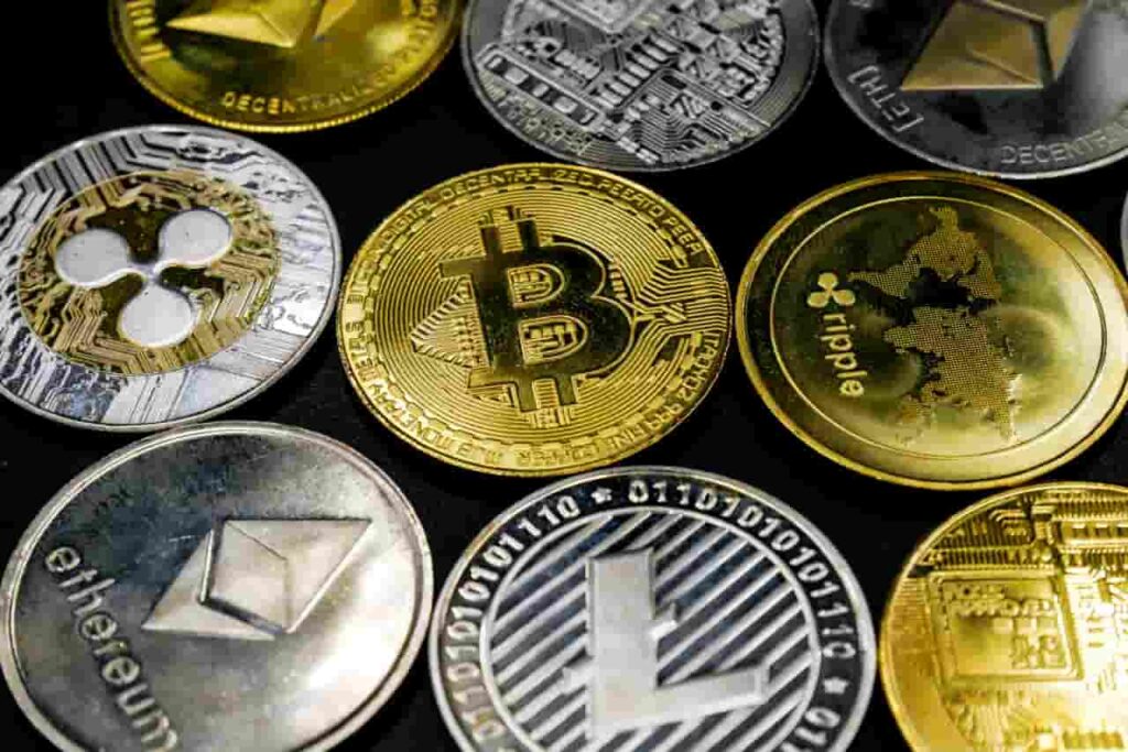 Top 3 altcoins to buy in May 2025 thumbnail