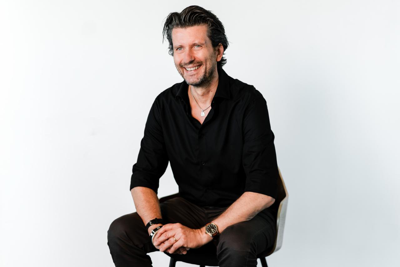 Ex-Cardano CMO Maverick Adam Bates Jumps Ship to XION as Chief Marketing Officer