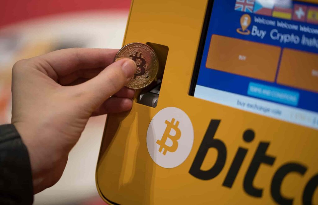Australia adds over 400 crypto ATMs in 2025 thumbnail