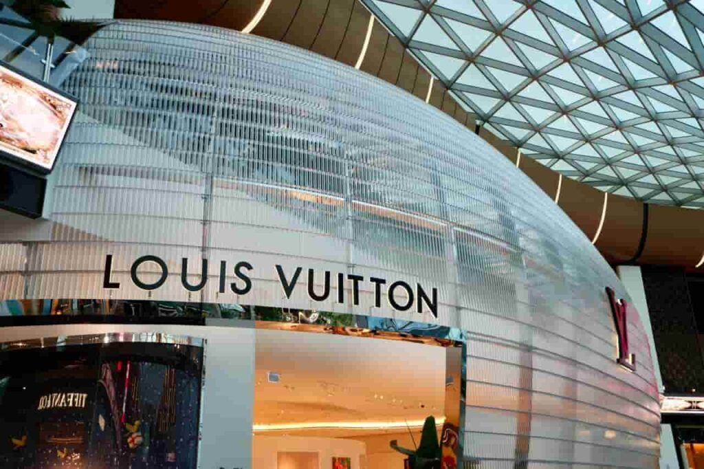 Monster Louis Vuitton insider trading alert by CEO thumbnail