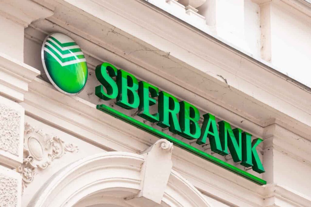 Russia’s biggest bank bets on Bitcoin with new bond offering thumbnail