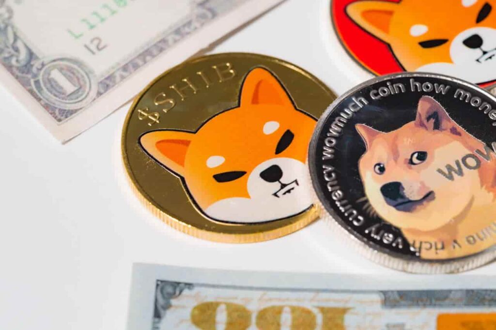 DOGE or SHIB? We asked ChatGPT which crypto is a better buy for 2025 H2 thumbnail