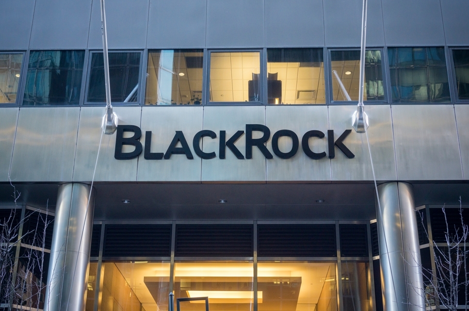 BlackRock sold over $350 million of this cryptocurrency in a week thumbnail