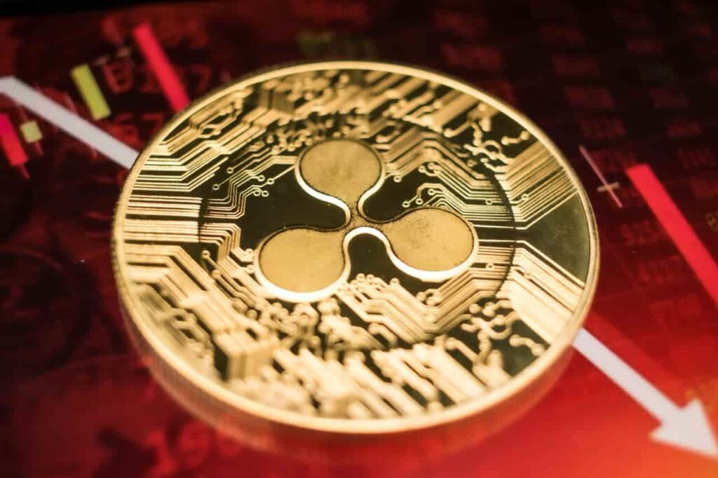 XRP could crash to $2, warns crypto analyst thumbnail
