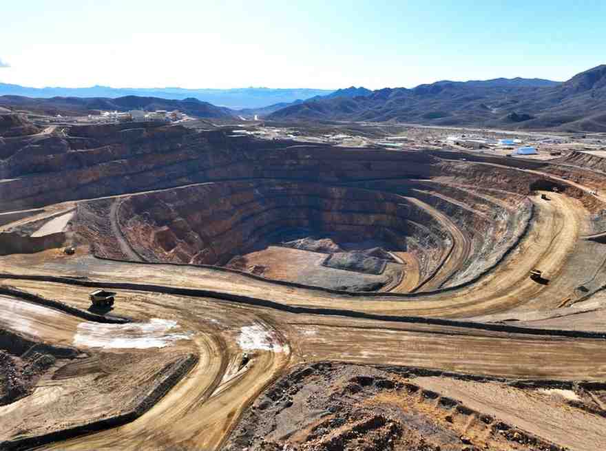 4 rare earth stocks to buy as Trump threatens China with tariffs thumbnail