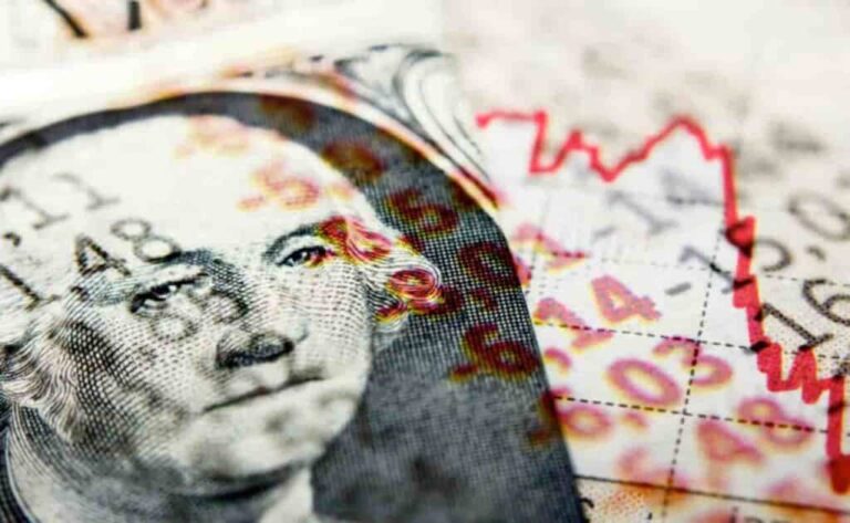 This indicator shows ‘recession is coming’, according to economist