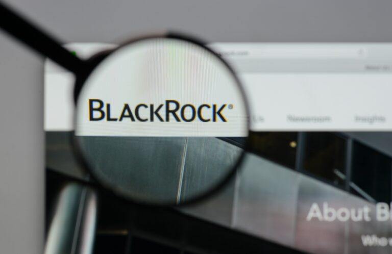 BlackRock dumped almost $400 million of these cryptocurrencies in a week thumbnail