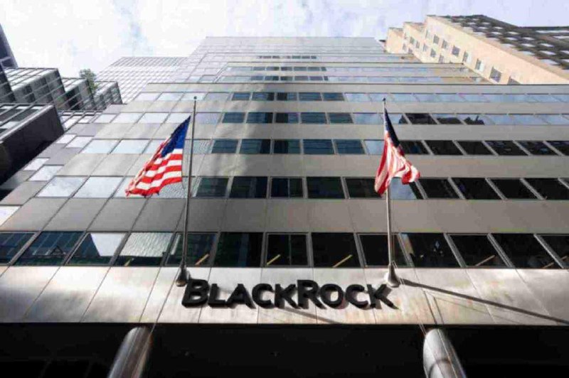 BlackRock dumps over $600M of these two cryptocurrencies in a day thumbnail