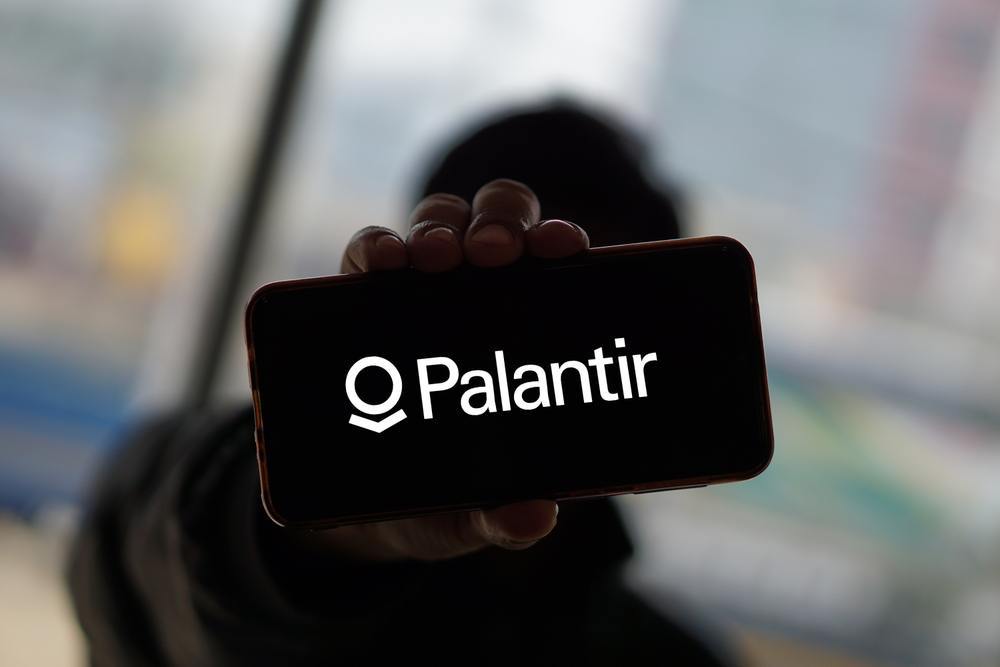 Here’s why Palantir stock is soaring today thumbnail