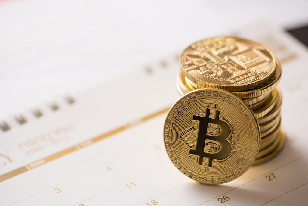 Finance expert predicts Bitcoin price for Q2 2026 thumbnail