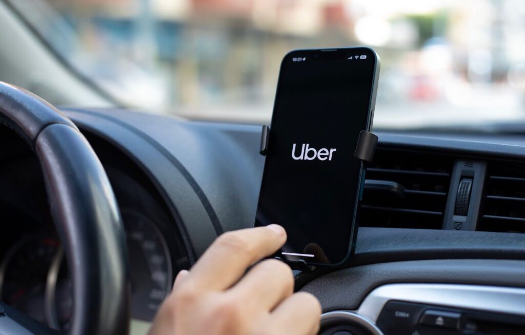 Uber stock soars following Amazon robotaxi partnership thumbnail