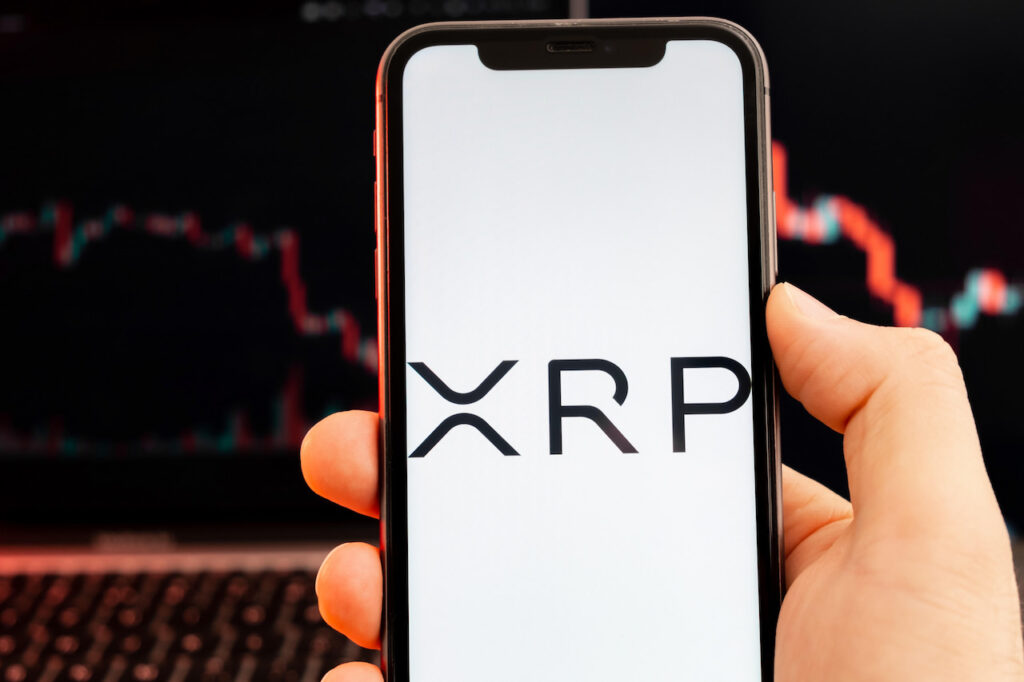 XRP risks 43% crash if key support breaks, analyst warns thumbnail
