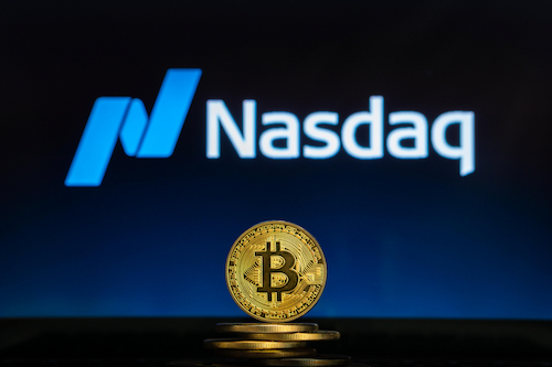 Bitcoin breaks Nasdaq correlation, and the timing is raising alarms