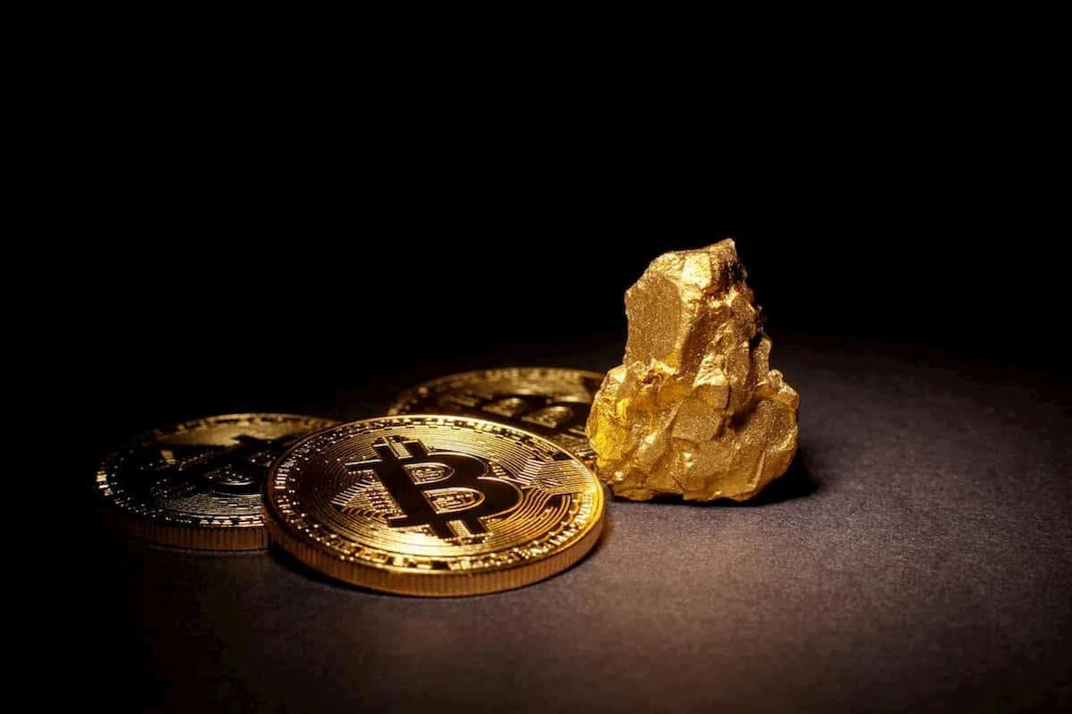 Analyst sets Bitcoin price target for 12 months based on gold comparison